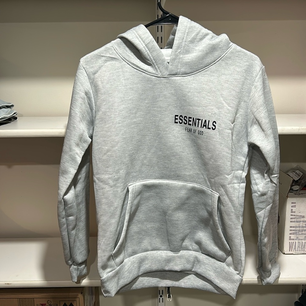 NWOT Men’s Essentials Hoodie